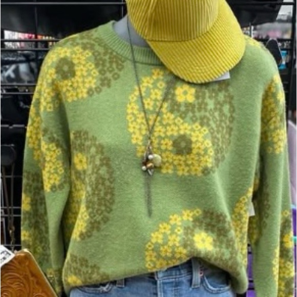 Chic Floral Green Sweater